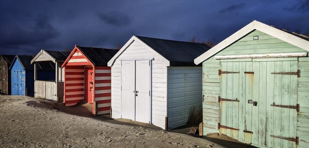 what is the difference between a barn and a shed